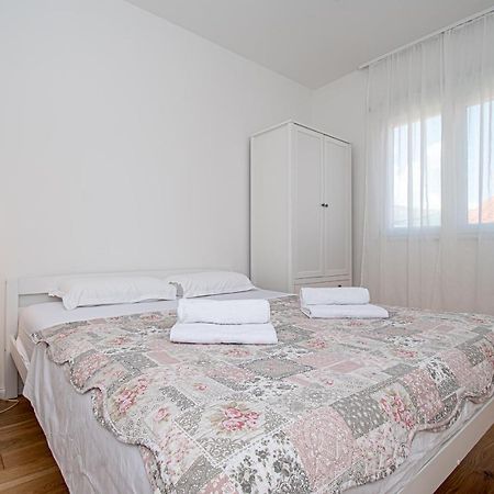 Apartment Nikola Kaštel Novi 外观 照片