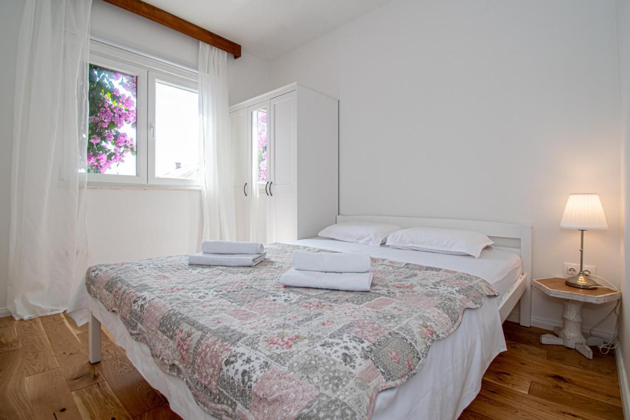 Apartment Nikola Kaštel Novi 外观 照片